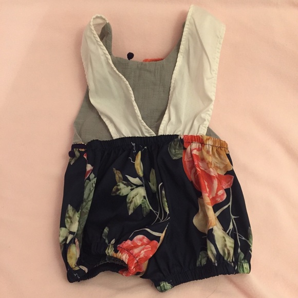 Blue floral romper 6-9mos - Picture 2 of 2